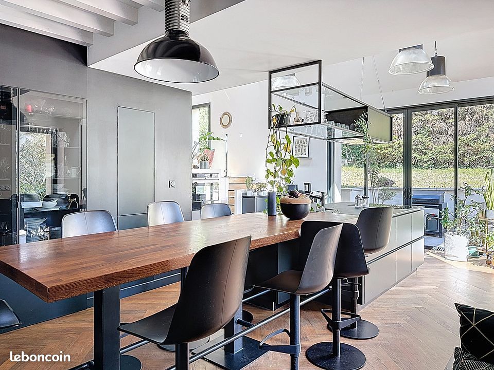 Maison 8 pièces 250 m² · à Caluire-et-Cuire · 250 m² · 1 180 000 €