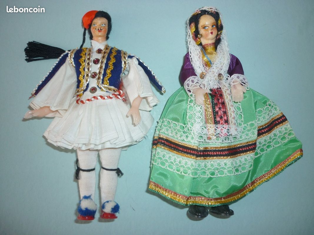 PAIRE COUPLE DE poupées folkloriques Sorrento (Italie) EUR 10,00