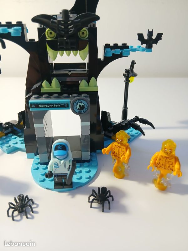 Lego Hidden side 70427 (image 3)