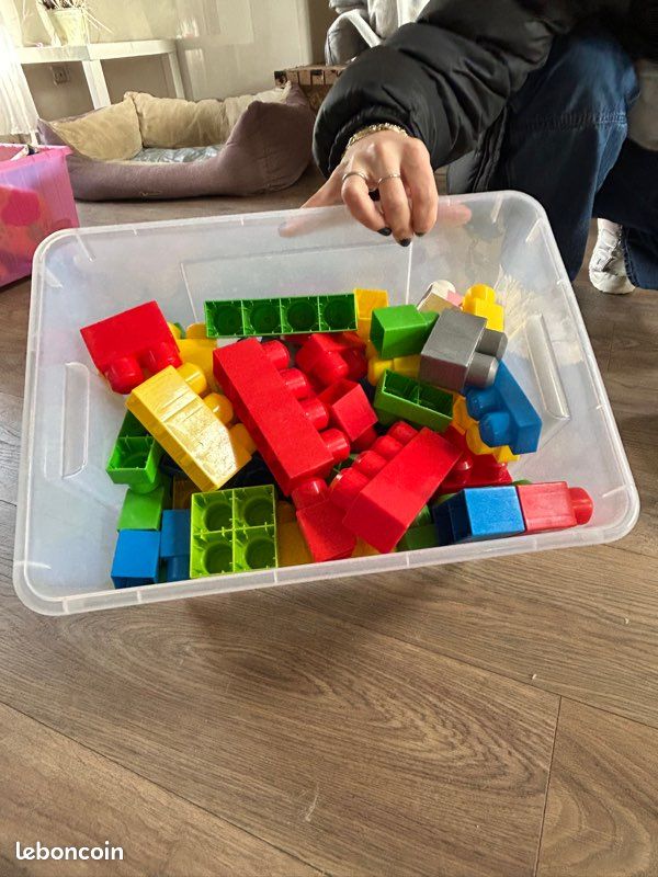 Lego (image 1)