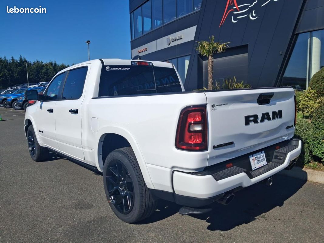 Dodge ram 1500 crew laramie sport night edition air (image 3)