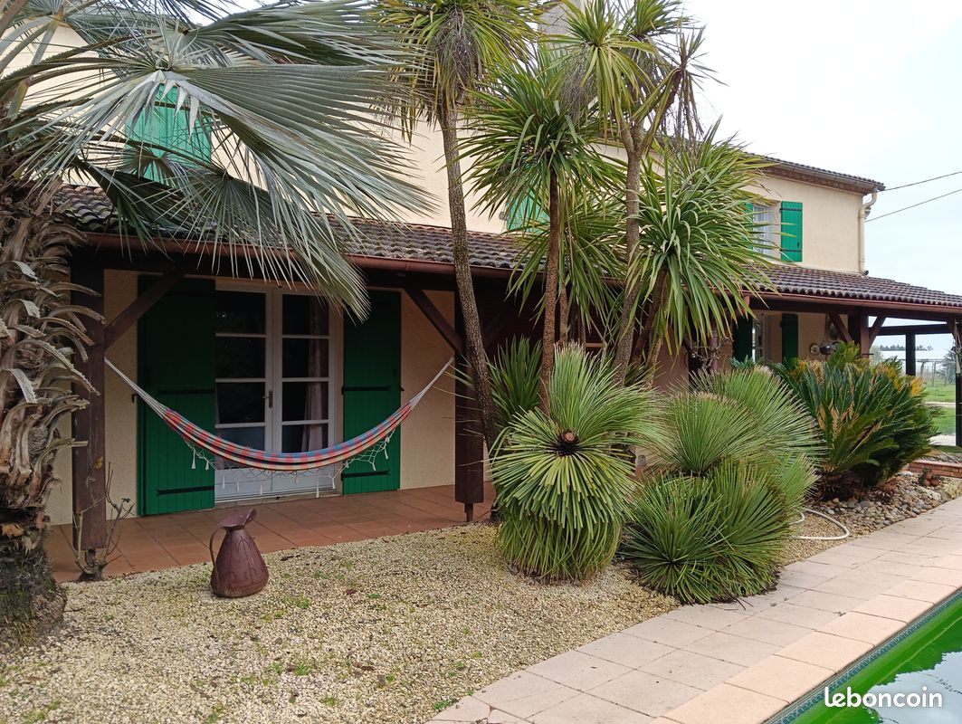 Maison 8 pièces 250 m² · à Sainte-Bazeille · 250 m² · 340 000 €
