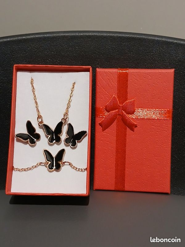 Ensemble bijoux papillon (image 1)