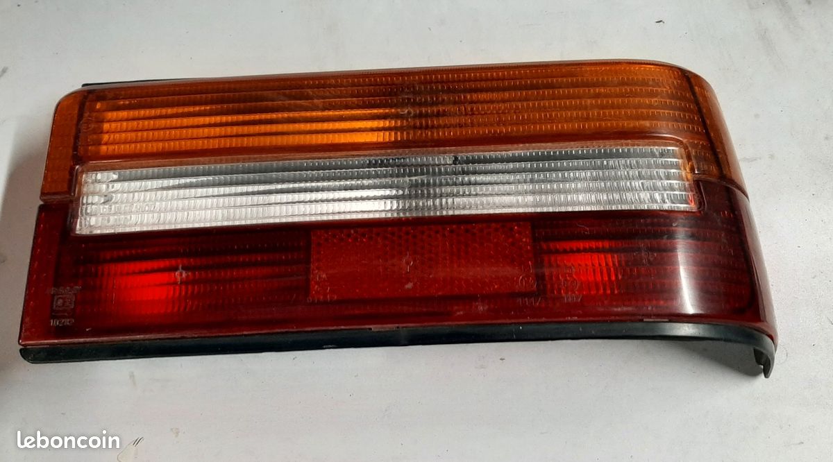 Feu Arrière Droit Pour Peugeot 309 - Avec Platine Et Ampoule, Bon état Occasion