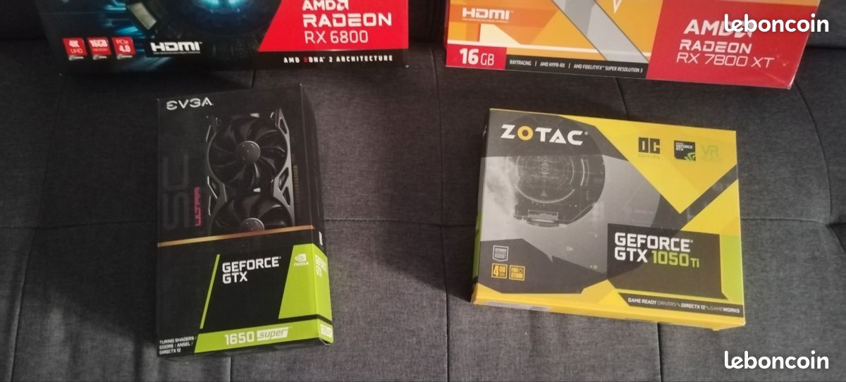 Lot boites composants informatique cartes graphiques ect ...