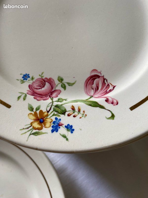 Plat en faïence Badonviller modèle Monique Blanc/Rouge Porcelaine - Vendu