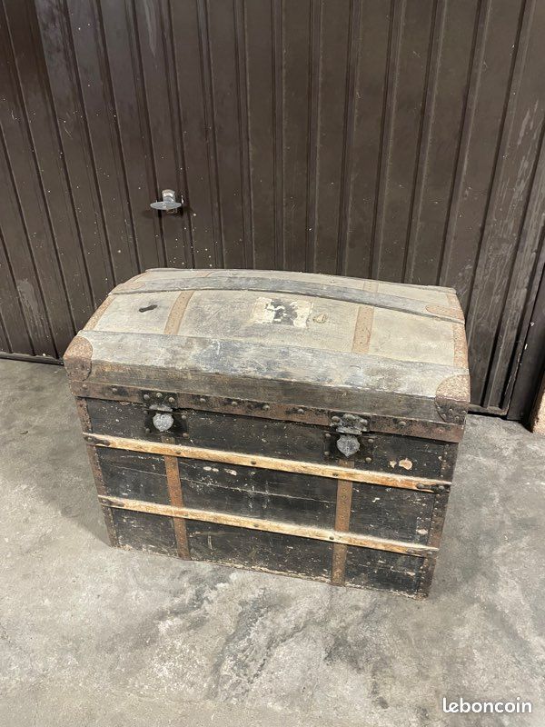 Malle de transport bombée ancienne (image 1)