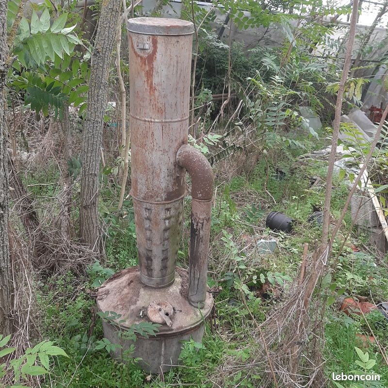 Ancien poêle à charbon en fonte pipe de cheminée au Riordan Mansion à