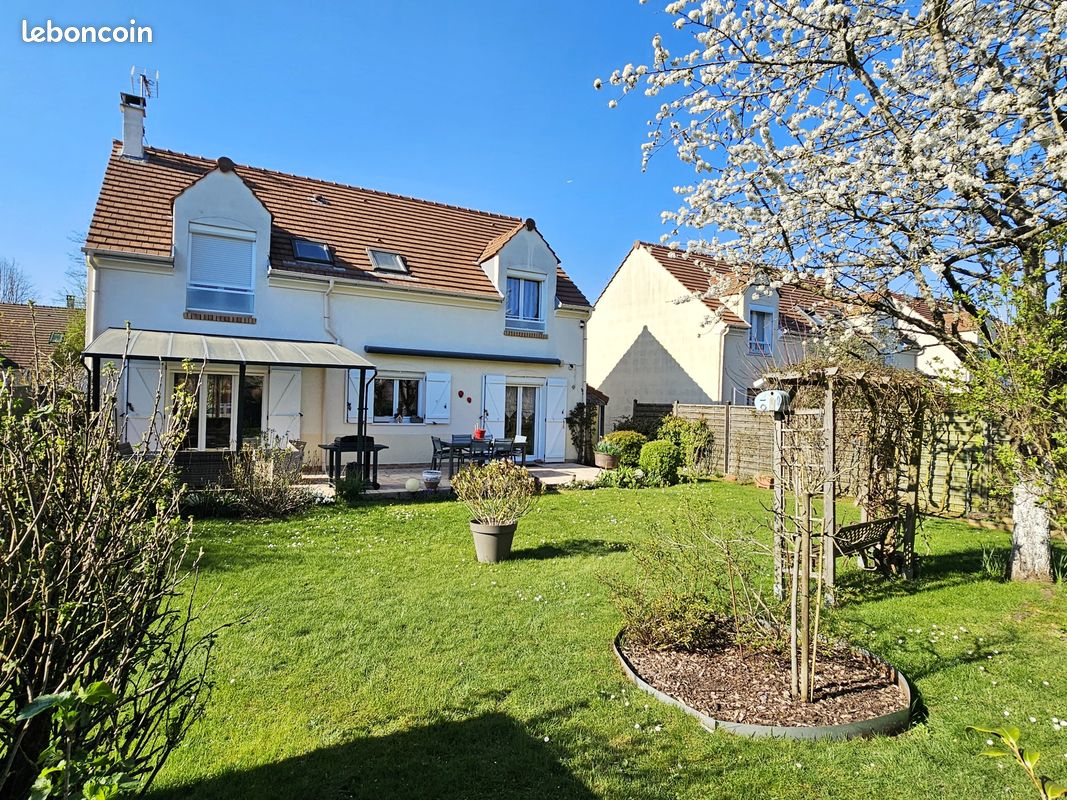 Maison 6 pièces 125 m² · à Mandres-les-Roses · 125 m² · 446 000 €