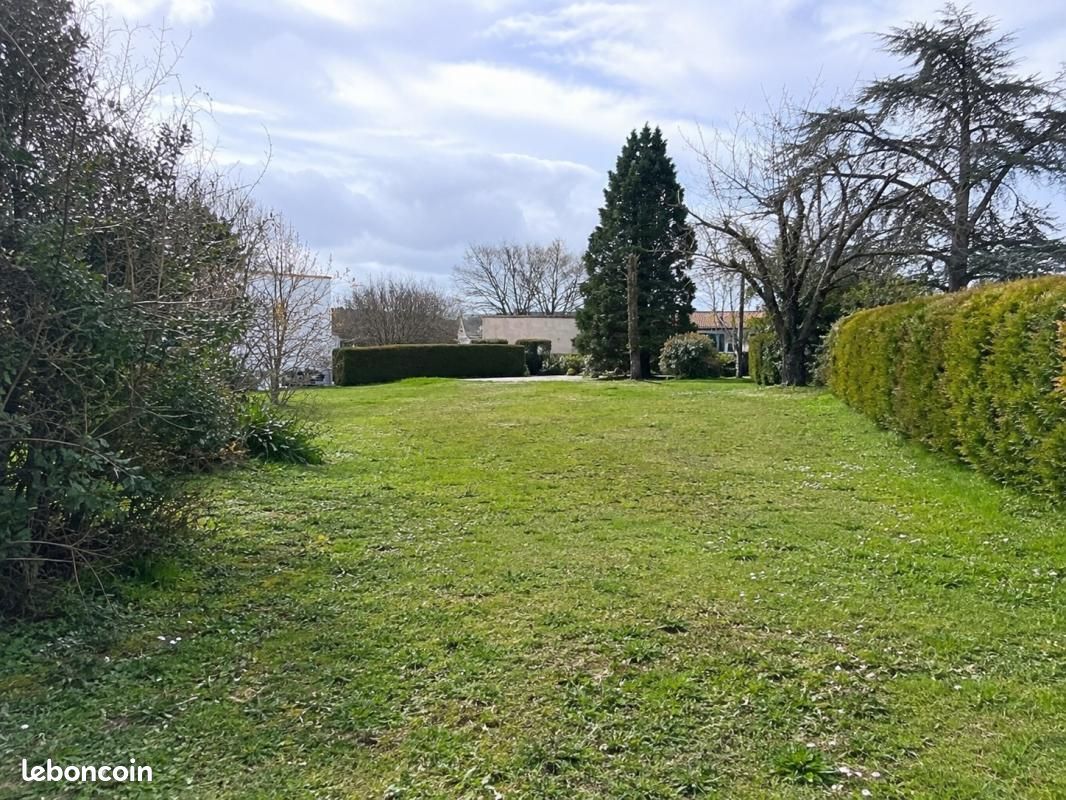 Terrain 375 m² Angoulins · 220 500 €