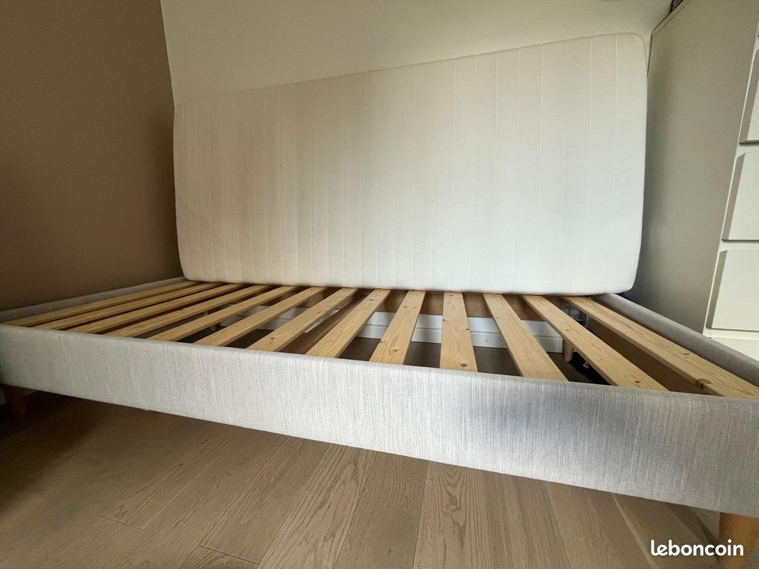 Sommier à lattes et matelas (image 1)