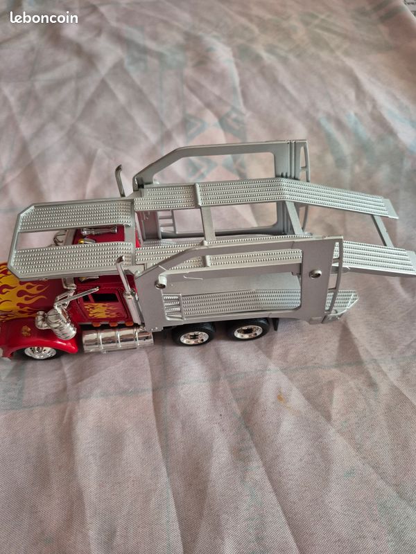 Camion porte voitures miniature , Kenworth W900 rouge à flammes 1/43 (image 6)