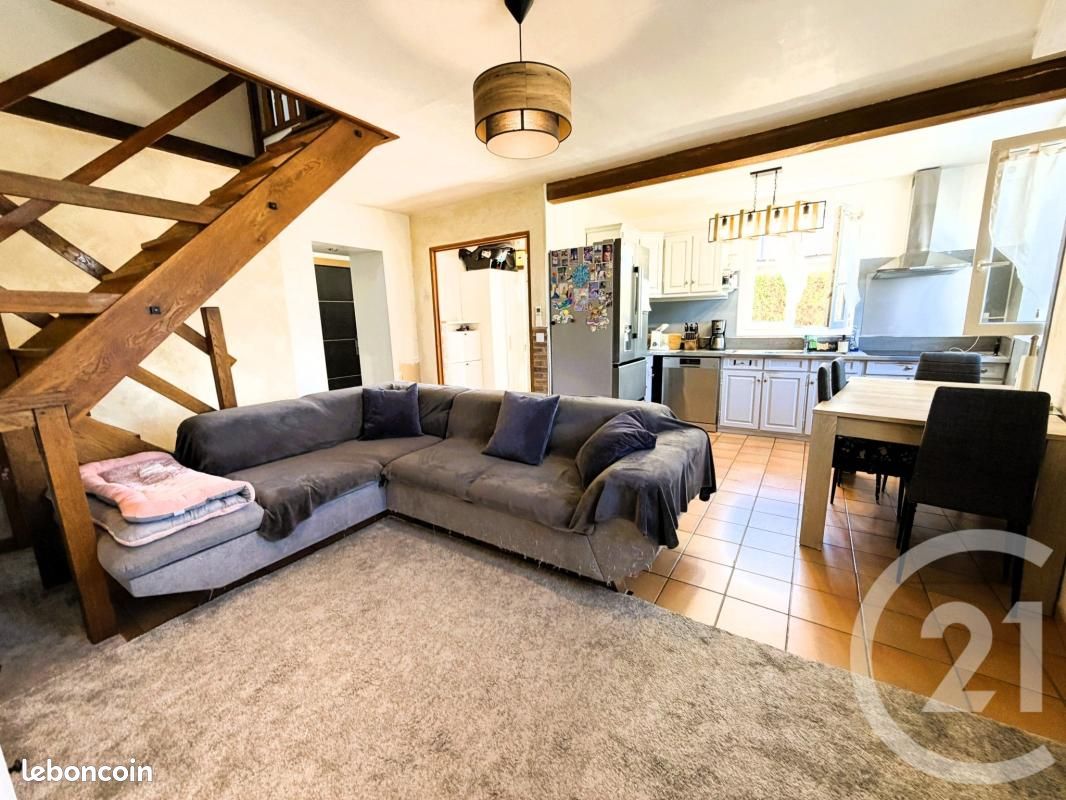 Maison 4 pièces 73 m² · à Saint-Mesmes · 73 m² · 242 000 €