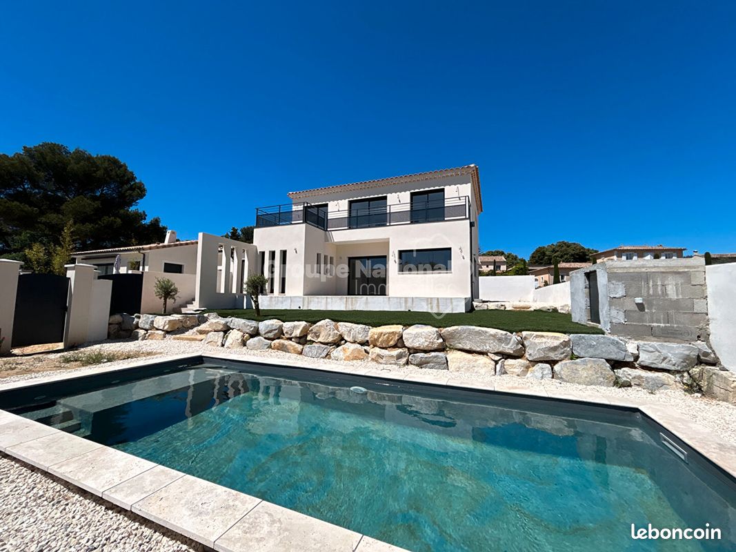 Maison 6 pièces 157 m² · à Vaison-la-Romaine · 157 m² · 499 000 €