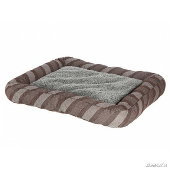 Coussin auto chauffant pour chien (image 1)
