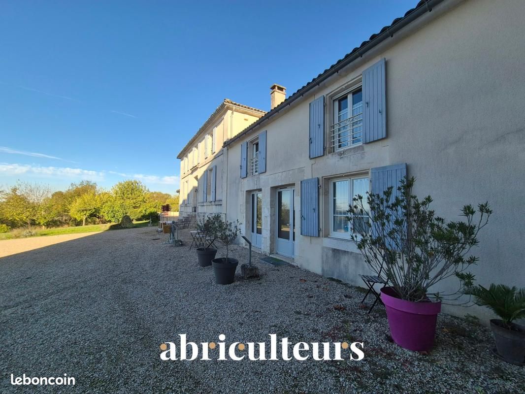 Maison 14 pièces 460 m² · à Mérignac · 460 m² · 575 000 €