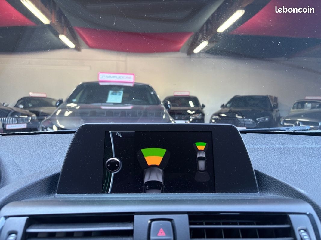 BMW SERIE 1 F20 125i 218 ch bva8 Lounge Plus Radars avants arrières entretien complet BMW Garantie 12 mois (image 21)