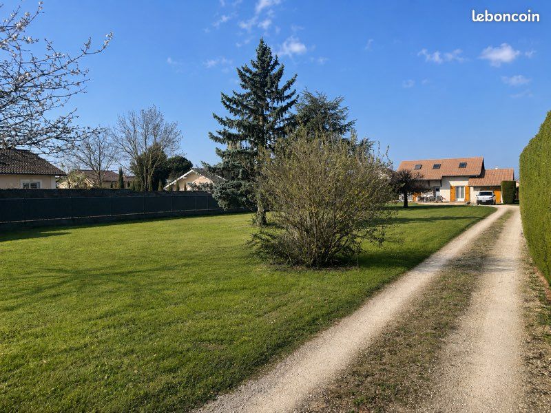 Terrain à bâtir idéalement localisé, plat et sans vis à vis · à La Frette · 129 000 €