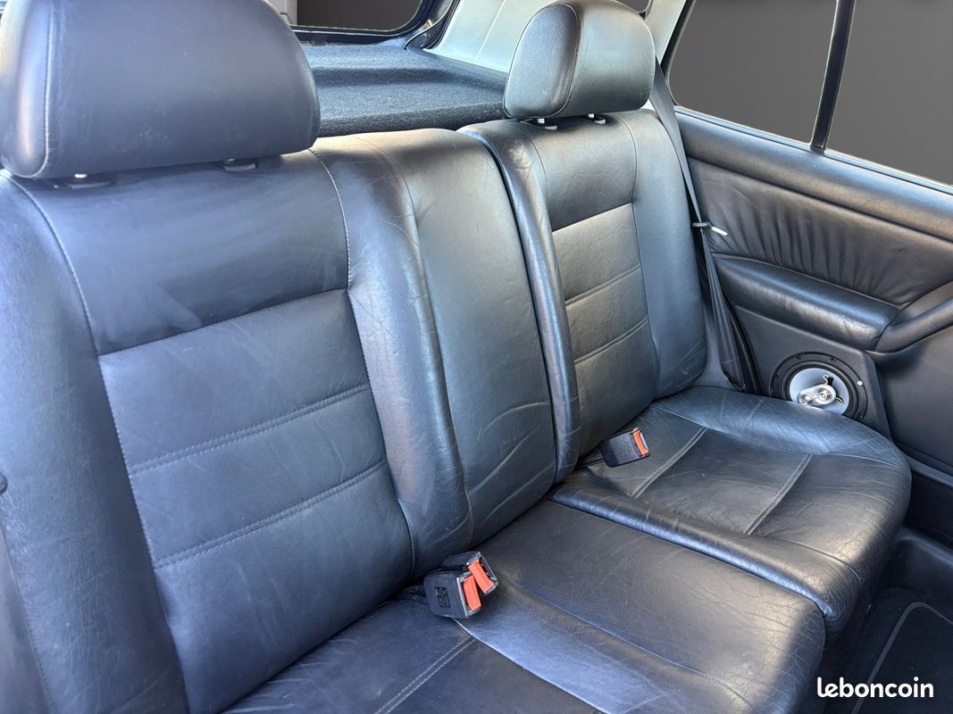 VOLKSWAGEN GOLF 3 VR6 - 174Ch intérieur cuir - Garantie 12 mois (image 11)