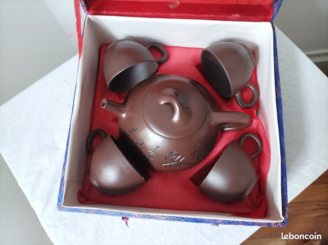 Théière YIXING + 4 tasses (Poem) (image 1)