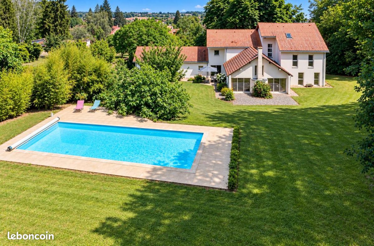 Maison 13 pièces 360 m² · à Buchelay · 360 m² · 849 000 €