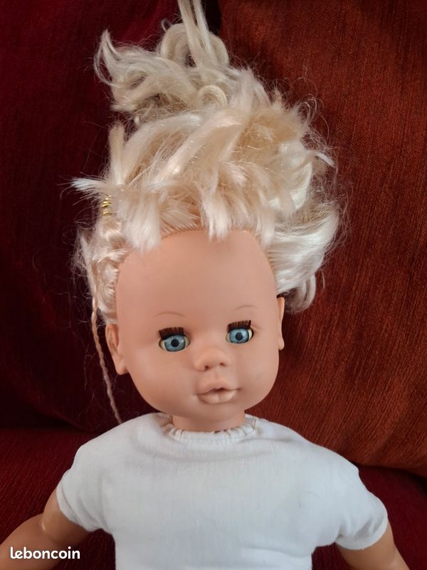 ANCIENNE BELLE POUPÉE Famosa Corps Tissu Tête Et Main Plastique Robe