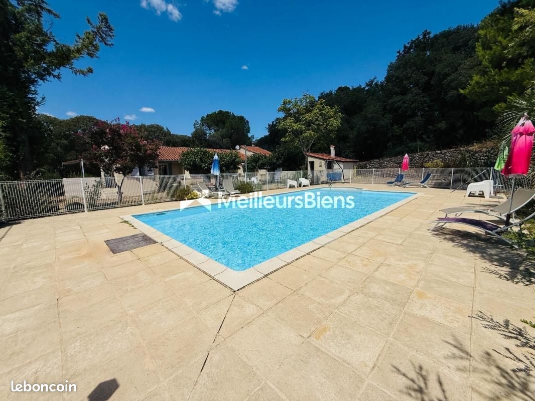 Maison 17 pièces 216 m² · à Reynès · 216 m² · 390 000 €