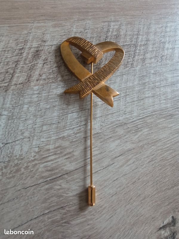 Grande Broche épingle Bronze – Motif Femme Romantique – 30x40mm
