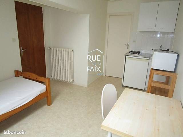 Studio 1 pièce 13 m² - Bressuire 79300 (image principale 0)