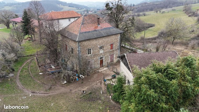 Maison 6 pièces 300 m²