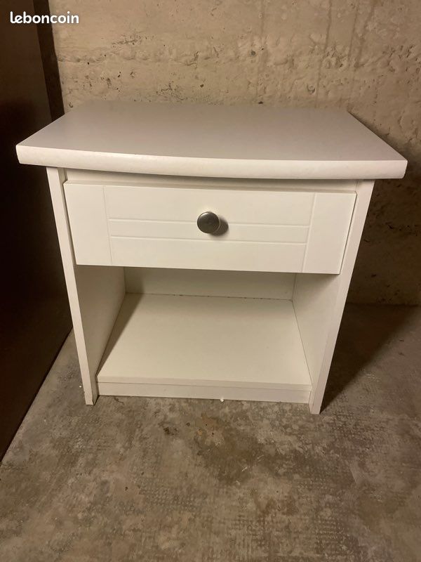 Table de chevet (image 1)
