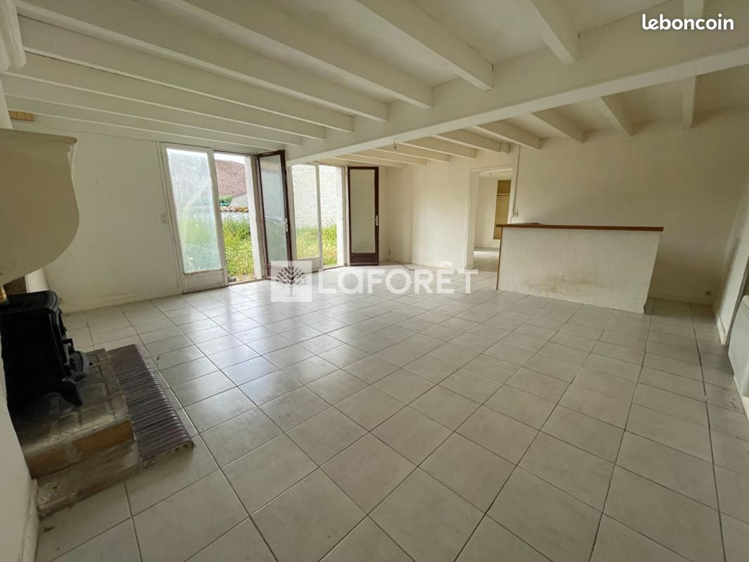 Maison 4 pièces 150 m² · à Salles-d'Angles · 150 m² · 90 000 €