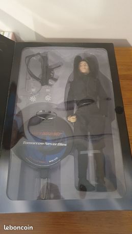 Figurine James Bond Wai Lin (Tomorrow Never Dies) Par Sideshow, échelle 1/6, 30,5 Cm, Neuve Sous Blister