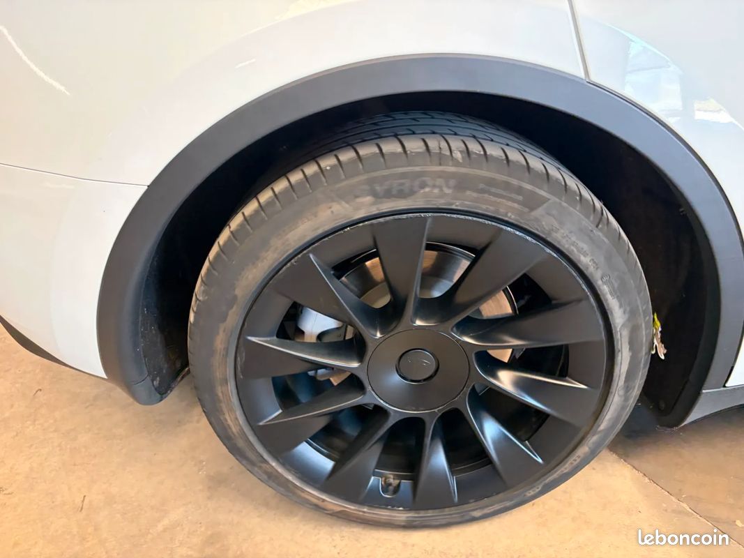 TESLA Model Y Electrique 264 ch Standard - 2022 - 58 500 km - Mode sentinelle - Attelage (image 21)