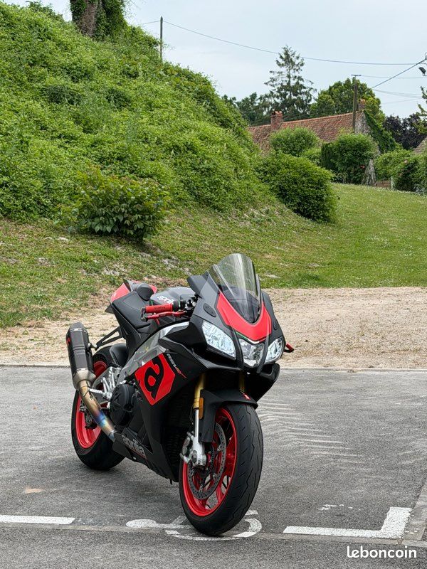 Aprilia rsv4 rr 2018 (image 1)