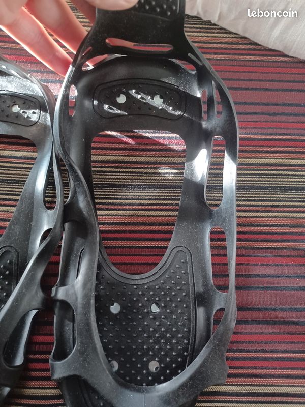 Paire crampon antidérapants (image 2)