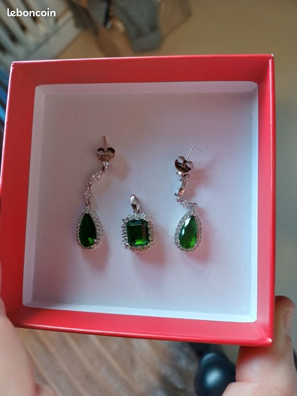 Parure boucles d oreilles et collier femme (image 3)