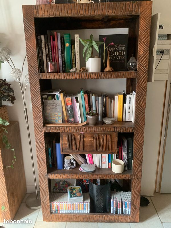 Meuble en bois exotique (image 2)