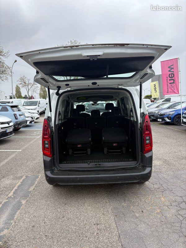 Citroën Berlingo Feel XL 7 places DISTRIBUTION NEUVE – 1.5 BlueHDi 100 BVM5 – Export 8 740 HT (image 4)
