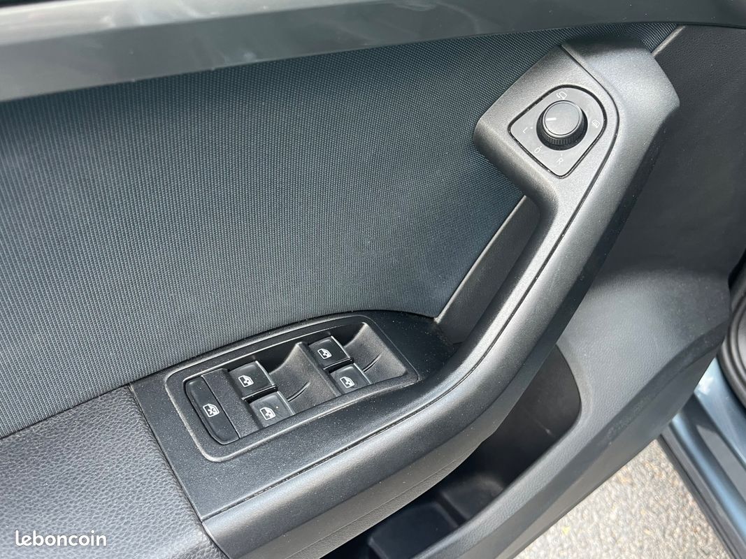 SEAT ATECA 1.5 TSI 150 ACT FR START-STOP CARPLAY RADAR DE RECUL VIRTUAL COCKPIT CLIMATISATIOn (image 37)