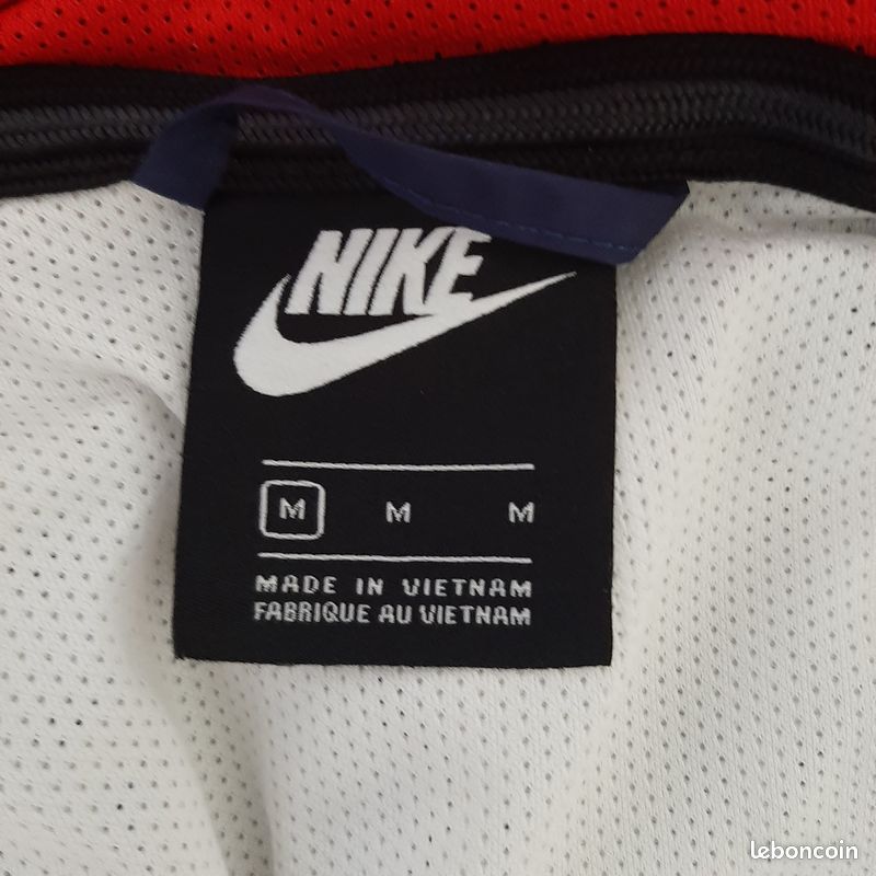 Veste/ Imperméable Nike PSG taille M (image 3)