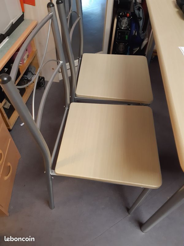 Table et 4 chaises (image 2)
