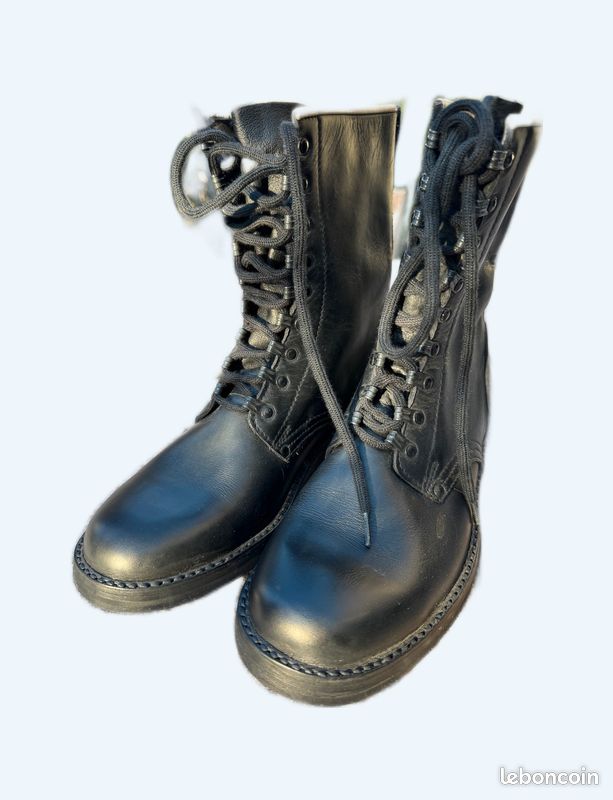 Bottines Rangers en cuir noir neuves– Fabrication Italienne – Style Combat Boots (image 2)