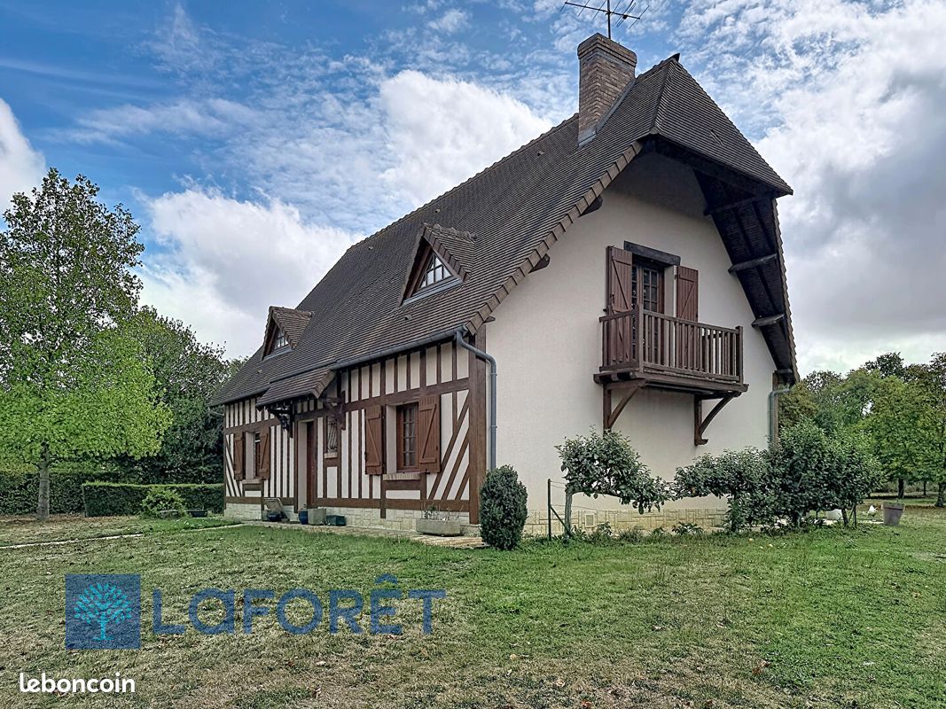 Maison 6 pièces 137 m² · à Mesnils-sur-Iton · 137 m² · 275 000 €