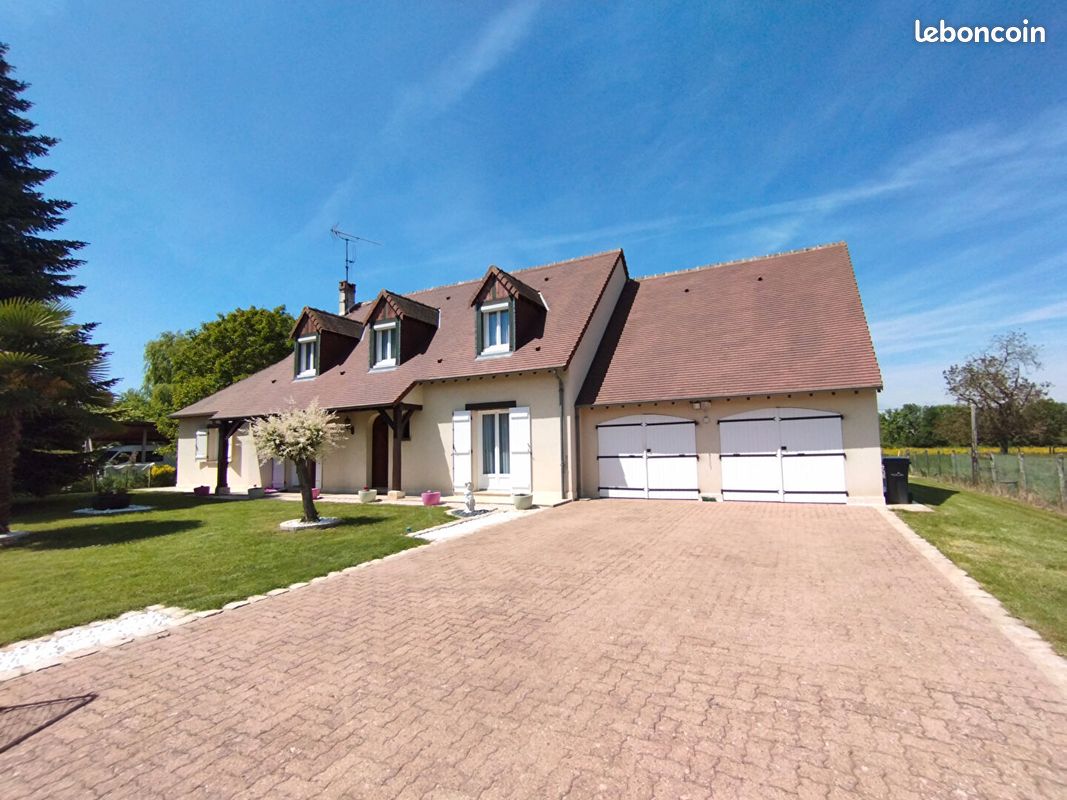 Maison 9 pièces 211 m² · à Châteaudun · 211 m² · 325 500 €