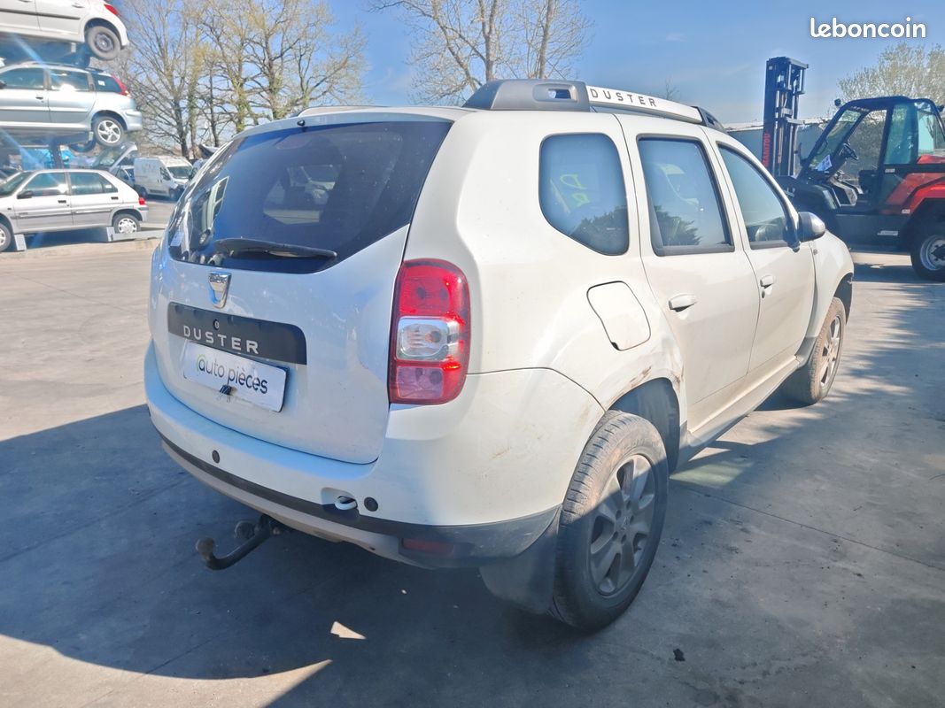 Dacia duster accidenté (image 3)