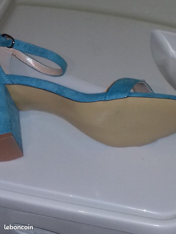 Sandales turquoise suédine (image 2)