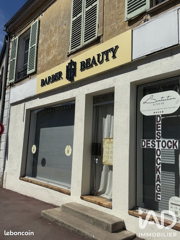 Immeuble 80 m² · à Le Châtelet-en-Brie · 80 m² · 230 000 €