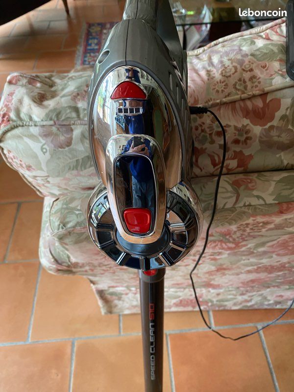 Aspirateur balai Robusta Électroménager