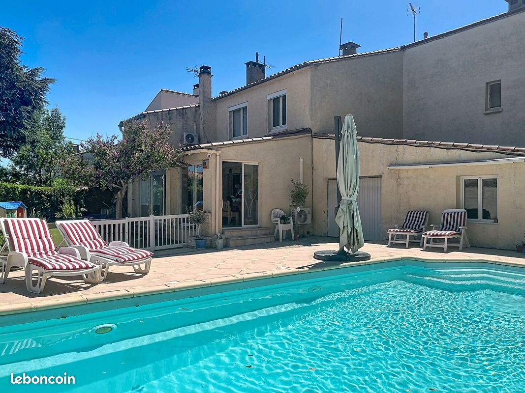 Maison 6 pièces 153 m² · à Nîmes · 153 m² · 370 000 €
